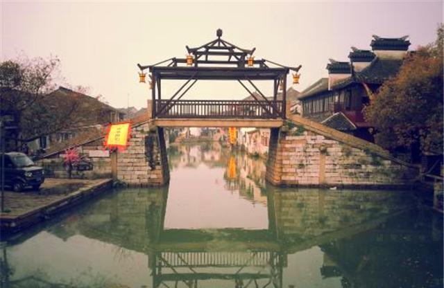 儿子在奶茶店抽烟，玩游戏，我打儿子，不小心把人家凳子，和座子砸坏，派出所怎么处理？游戏画面